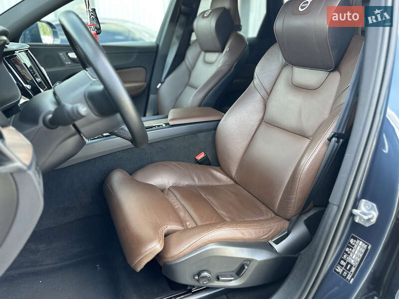 Позашляховик / Кросовер Volvo XC60 2021 в Дніпрі