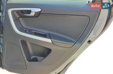 Внедорожник / Кроссовер Volvo XC60 2010 в 