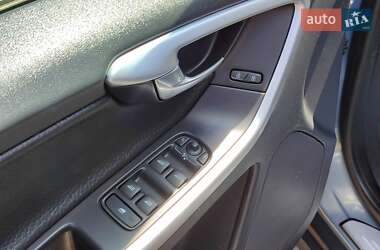 Внедорожник / Кроссовер Volvo XC60 2010 в 
