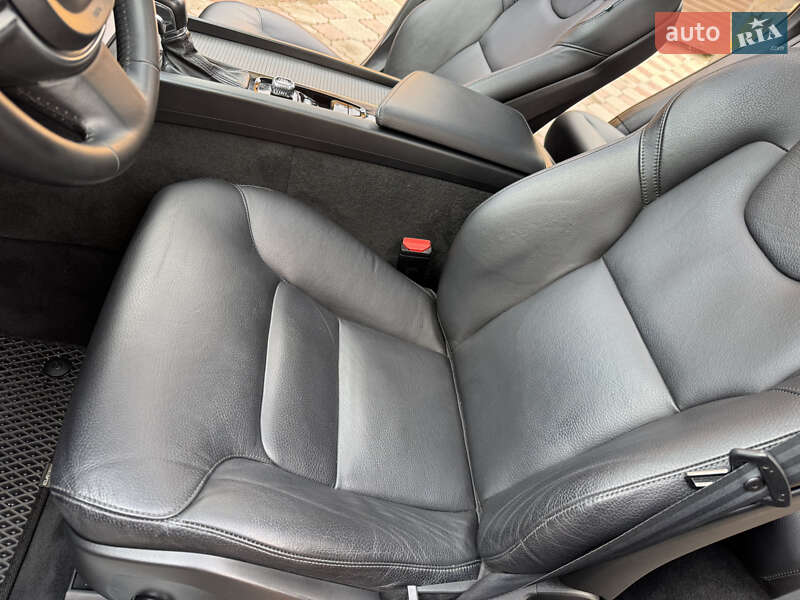 Внедорожник / Кроссовер Volvo XC60 2017 в Ровно