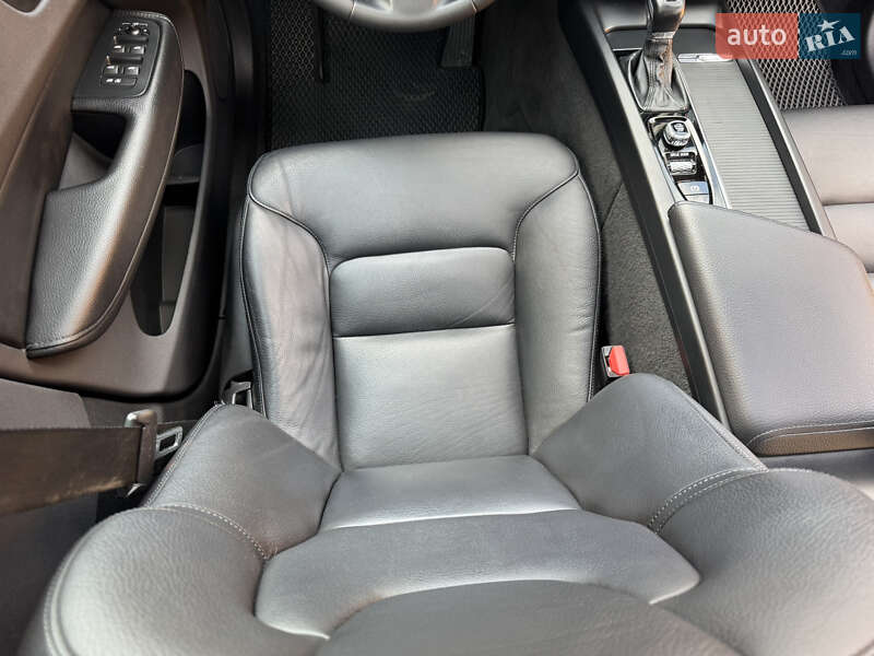 Внедорожник / Кроссовер Volvo XC60 2017 в Ровно