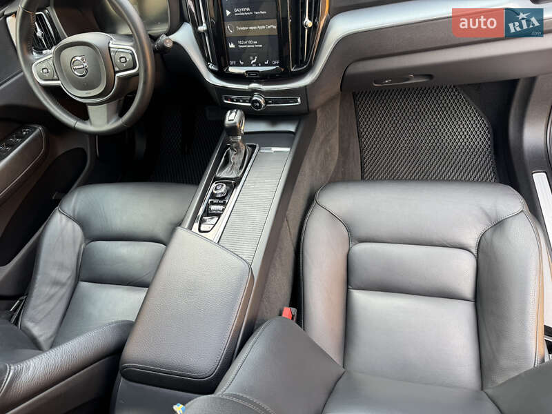 Внедорожник / Кроссовер Volvo XC60 2017 в Ровно