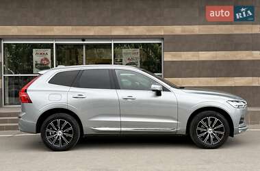 Внедорожник / Кроссовер Volvo XC60 2018 в 
