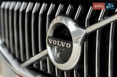Внедорожник / Кроссовер Volvo XC60 2018 в 