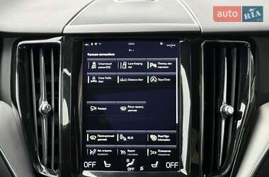 Внедорожник / Кроссовер Volvo XC60 2018 в 