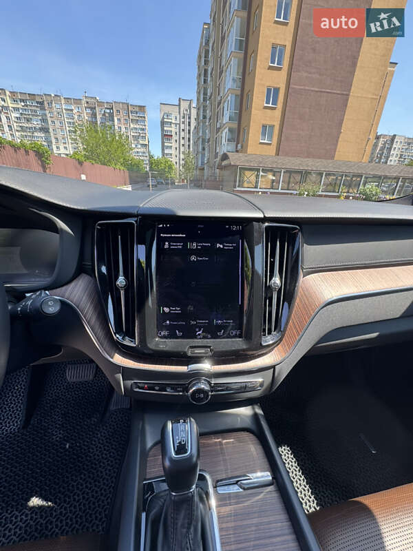 Внедорожник / Кроссовер Volvo XC60 2020 в Кременчуге