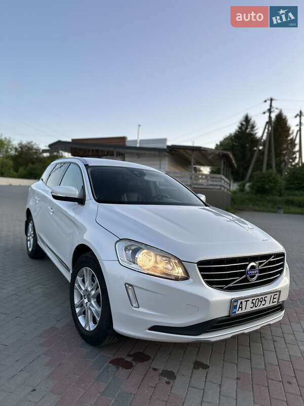 Позашляховик / Кросовер Volvo XC60 2015 в 
