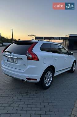 Позашляховик / Кросовер Volvo XC60 2015 в 