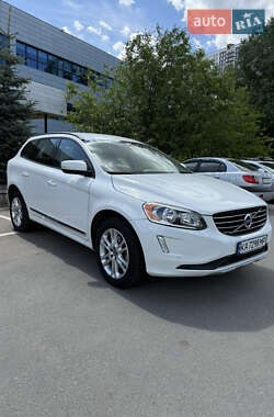 Внедорожник / Кроссовер Volvo XC60 2015 в 