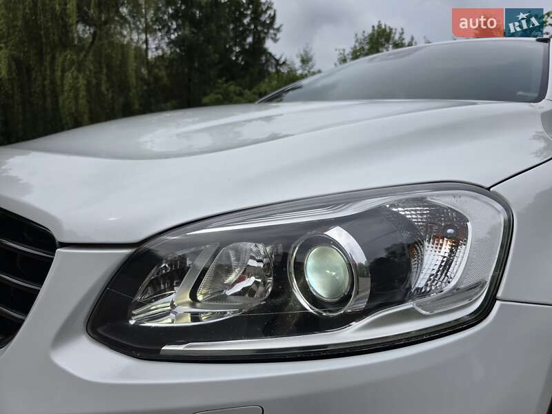 Внедорожник / Кроссовер Volvo XC60 2017 в Калуше