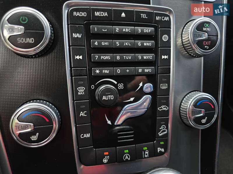Внедорожник / Кроссовер Volvo XC60 2017 в Калуше