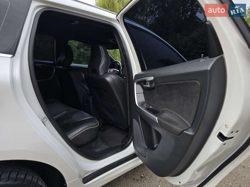 Внедорожник / Кроссовер Volvo XC60 2017 в Калуше