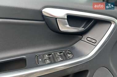 Внедорожник / Кроссовер Volvo XC60 2014 в 