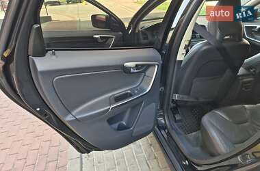 Позашляховик / Кросовер Volvo XC60 2013 в 
