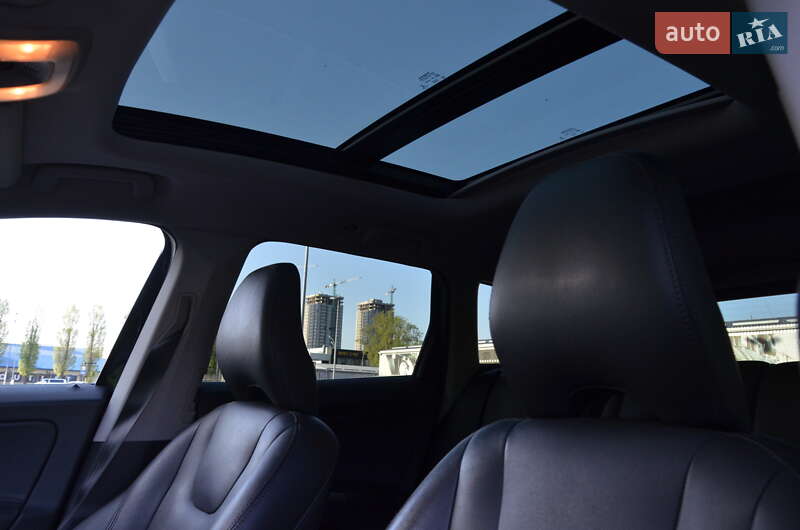 Внедорожник / Кроссовер Volvo XC60 2014 в Киеве