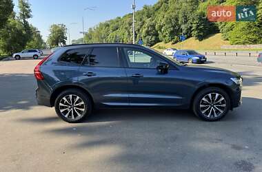 Внедорожник / Кроссовер Volvo XC60 2022 в 