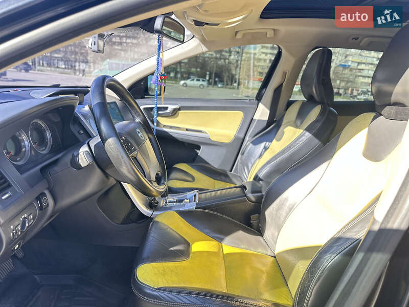 Внедорожник / Кроссовер Volvo XC60 2009 в Киеве