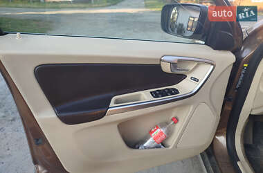 Внедорожник / Кроссовер Volvo XC60 2009 в 