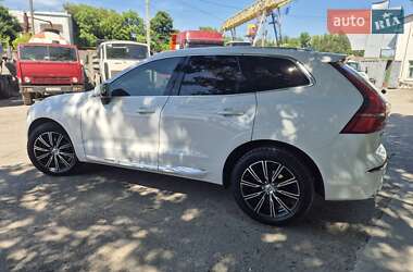 Внедорожник / Кроссовер Volvo XC60 2017 в 