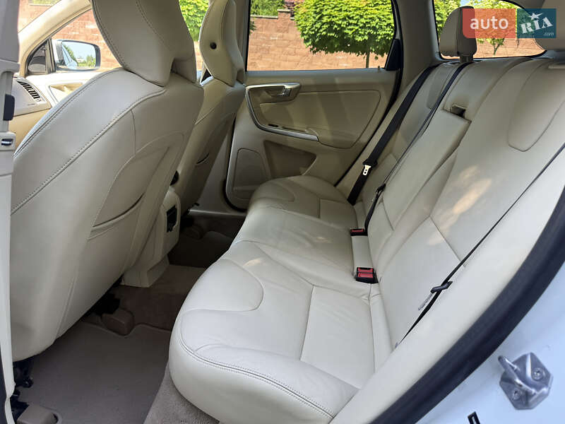 Позашляховик / Кросовер Volvo XC60 2014 в Рівному