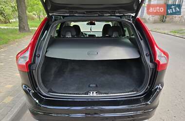 Внедорожник / Кроссовер Volvo XC60 2015 в 