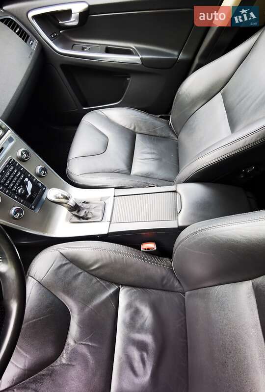 Внедорожник / Кроссовер Volvo XC60 2012 в Чернигове