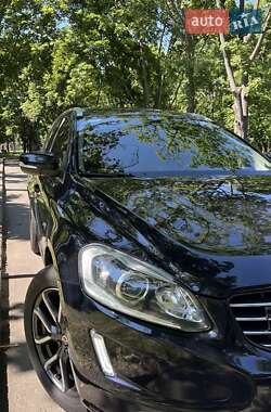 Внедорожник / Кроссовер Volvo XC60 2017 в 