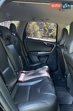 Внедорожник / Кроссовер Volvo XC60 2017 в 