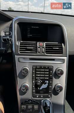 Внедорожник / Кроссовер Volvo XC60 2016 в 