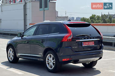 Позашляховик / Кросовер Volvo XC60 2015 в 