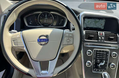 Позашляховик / Кросовер Volvo XC60 2015 в 