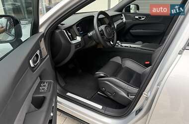 Внедорожник / Кроссовер Volvo XC60 2023 в 