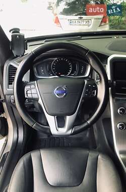 Внедорожник / Кроссовер Volvo XC60 2015 в 