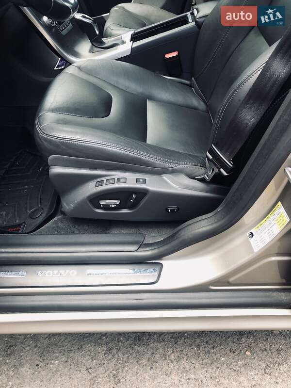 Внедорожник / Кроссовер Volvo XC60 2015 в Броварах