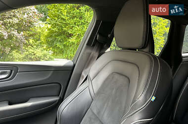 Внедорожник / Кроссовер Volvo XC60 2019 в 