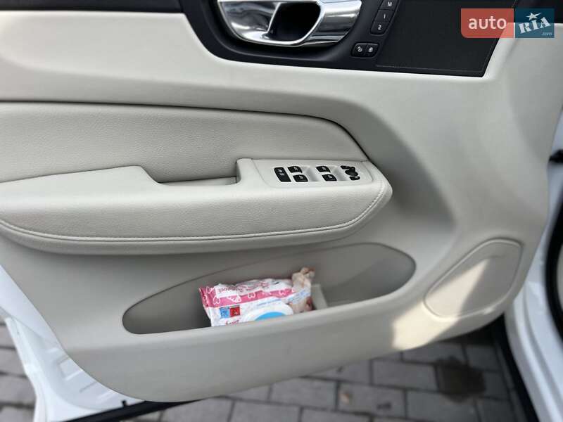 Позашляховик / Кросовер Volvo XC60 2017 в Львові