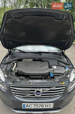 Внедорожник / Кроссовер Volvo XC60 2015 в 