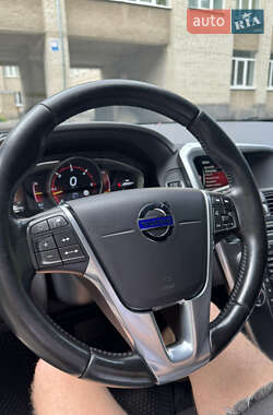 Внедорожник / Кроссовер Volvo XC60 2015 в 