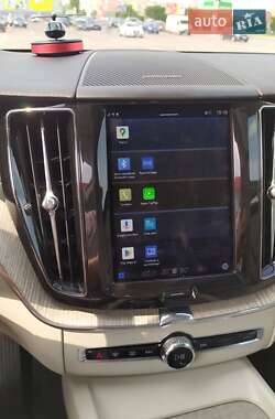 Внедорожник / Кроссовер Volvo XC60 2022 в 