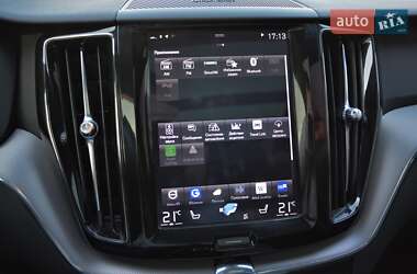 Внедорожник / Кроссовер Volvo XC60 2018 в 