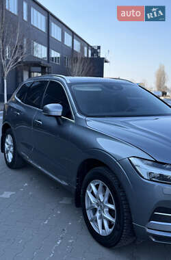 Внедорожник / Кроссовер Volvo XC60 2017 в 
