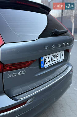 Внедорожник / Кроссовер Volvo XC60 2017 в 