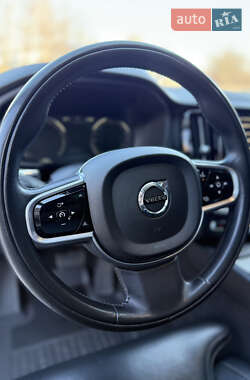 Внедорожник / Кроссовер Volvo XC60 2017 в 