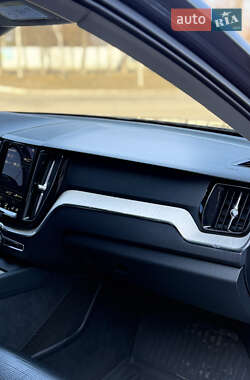 Внедорожник / Кроссовер Volvo XC60 2017 в 