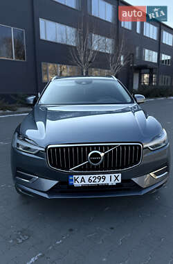 Внедорожник / Кроссовер Volvo XC60 2017 в 