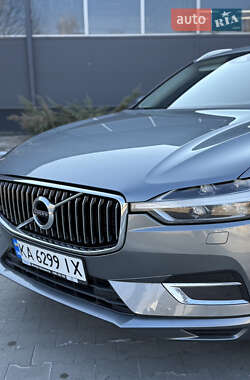 Внедорожник / Кроссовер Volvo XC60 2017 в 