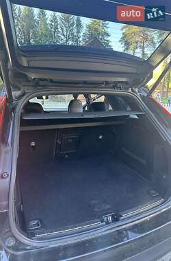 Внедорожник / Кроссовер Volvo XC60 2019 в 