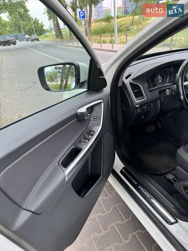 Внедорожник / Кроссовер Volvo XC60 2014 в Киеве