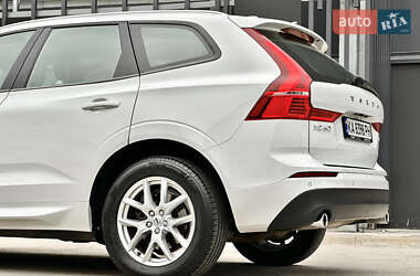 Внедорожник / Кроссовер Volvo XC60 2017 в 