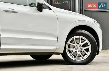 Внедорожник / Кроссовер Volvo XC60 2017 в 